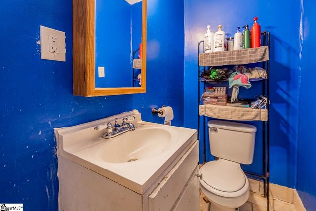 2 Woodward Street, Greenville, SC 29611