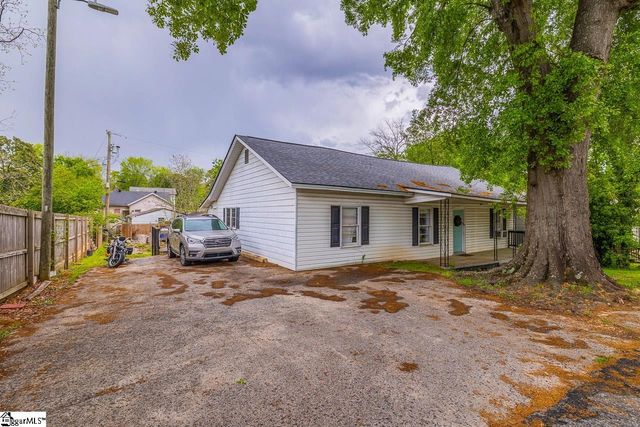 2 Woodward Street, Greenville, SC 29611