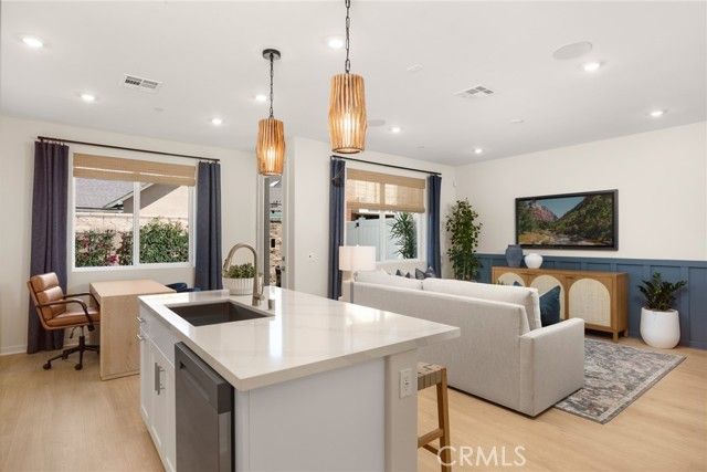 7005 Solara Way, Westminster, CA 92683