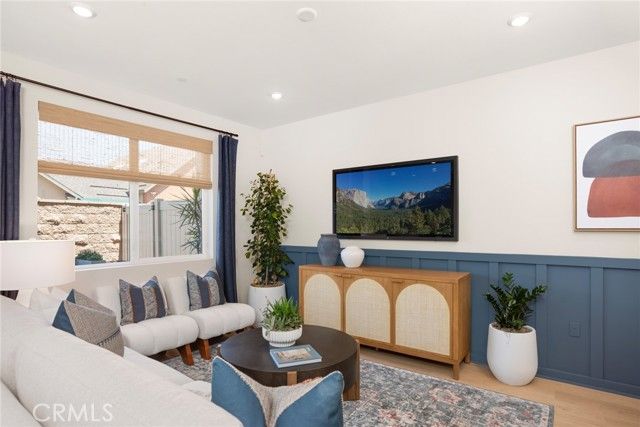7005 Solara Way, Westminster, CA 92683
