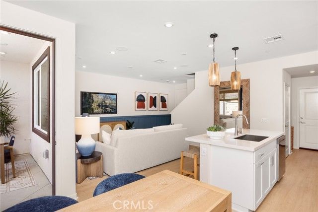 7005 Solara Way, Westminster, CA 92683