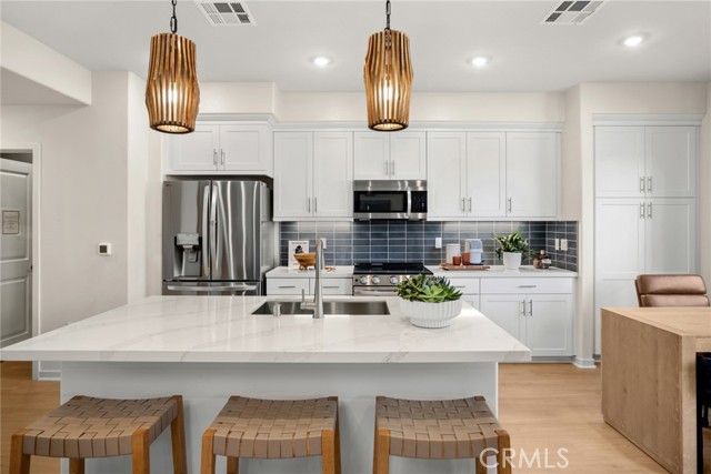 7005 Solara Way, Westminster, CA 92683