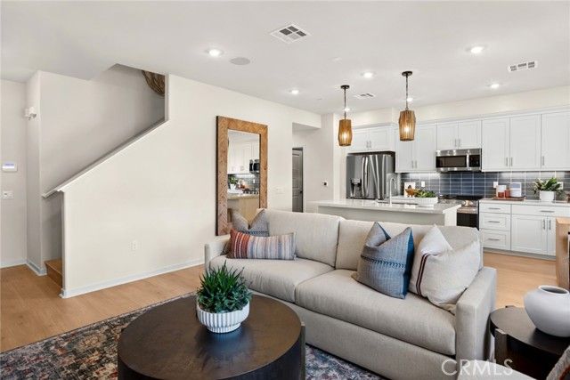 7005 Solara Way, Westminster, CA 92683