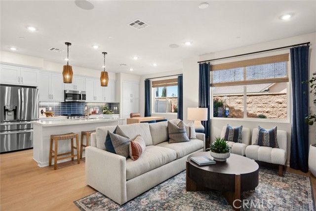 7005 Solara Way, Westminster, CA 92683