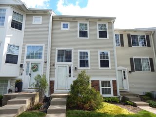 409 E Victoria Circle 409, North Aurora, IL 60542