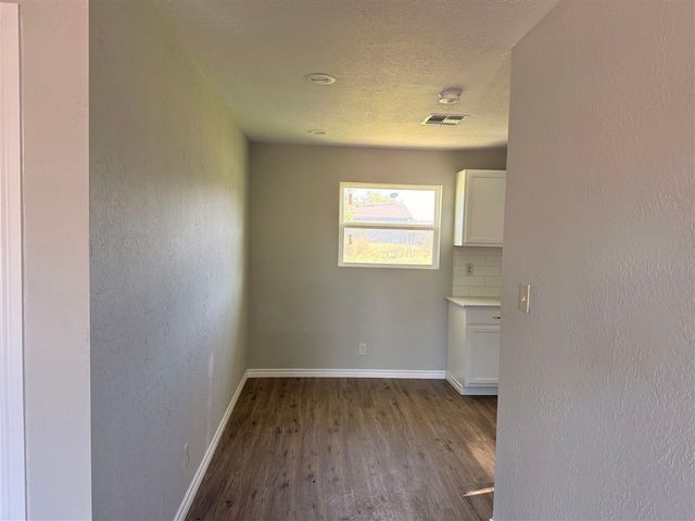 4610 SW H, Lawton, OK 73505