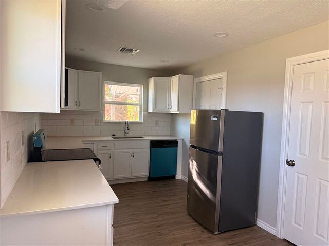 4610 SW H, Lawton, OK 73505