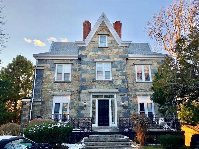 77 Coggeshall Avenue G, Newport, RI 02840