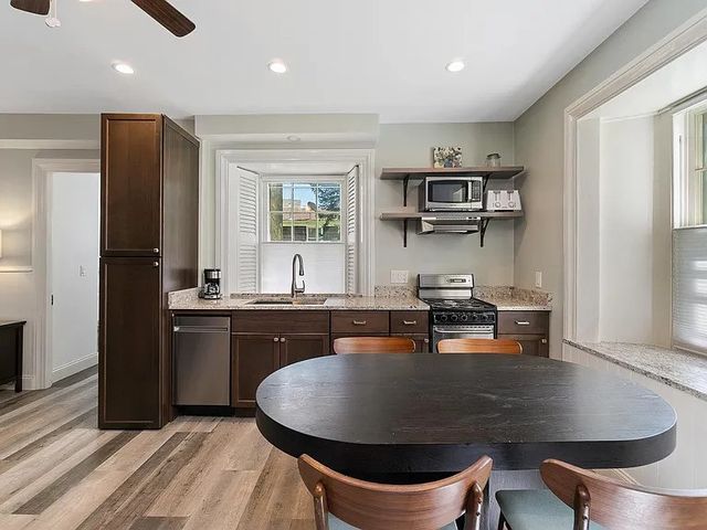 77 Coggeshall Avenue G, Newport, RI 02840