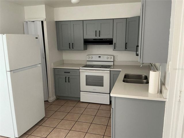 5132 ELESE STREET, Orlando, FL 32811