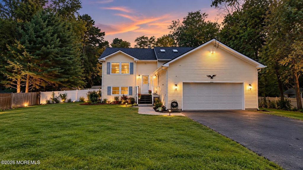 1055 Farmingdale Road, Jackson, NJ 08527