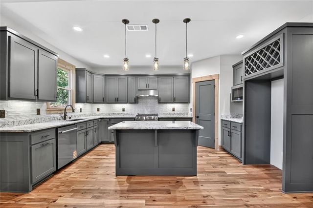 382 Pocaset Drive, Ellijay, GA 30540