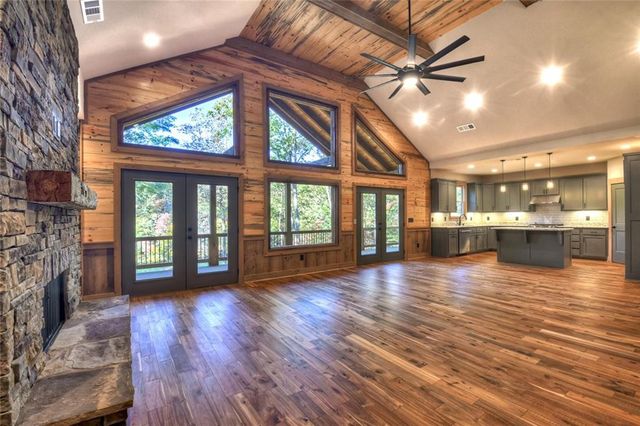 382 Pocaset Drive, Ellijay, GA 30540