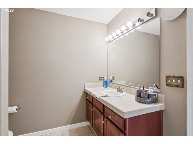1401 Sw EDGEFIELD MEADOWS Ct, Troutdale, OR 97060