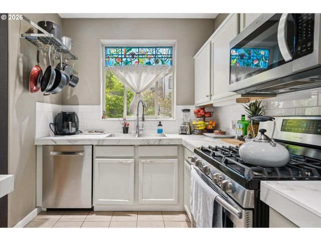 1401 Sw EDGEFIELD MEADOWS Ct, Troutdale, OR 97060