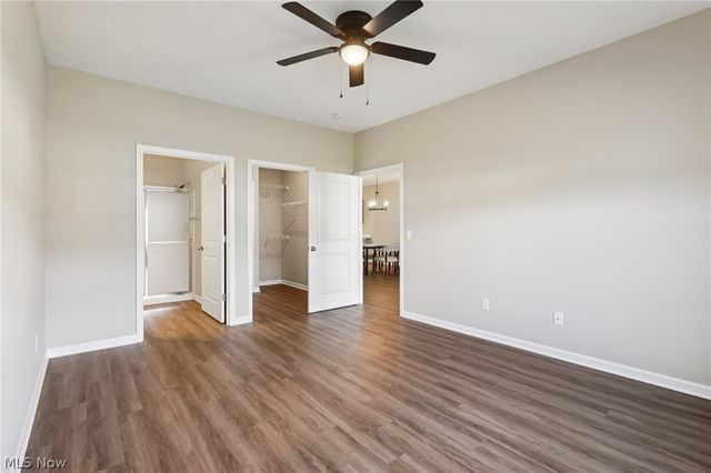 215 Silver Spring Circle, Elyria, OH 44035