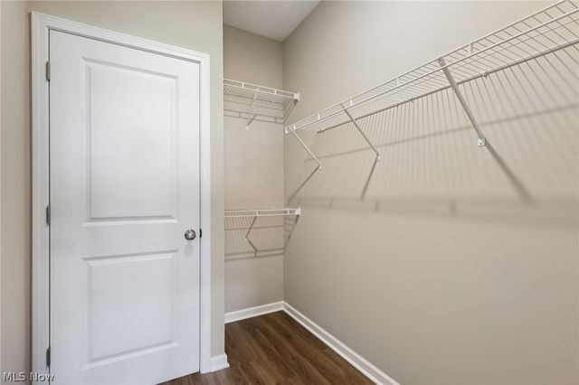 215 Silver Spring Circle, Elyria, OH 44035