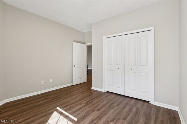 215 Silver Spring Circle, Elyria, OH 44035