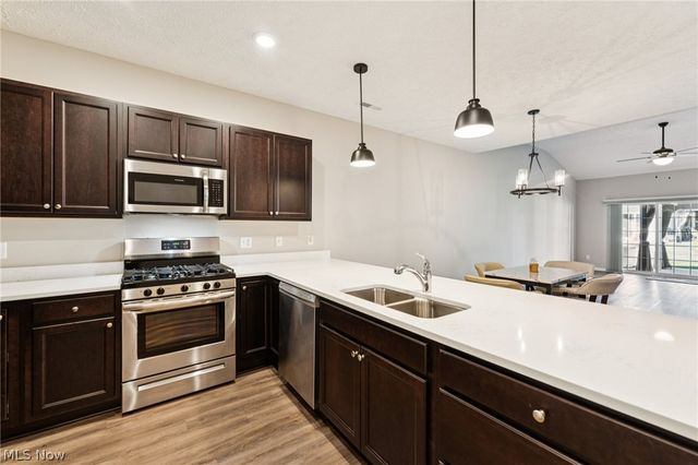 215 Silver Spring Circle, Elyria, OH 44035