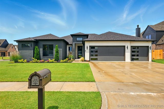 5807 E 128 Street S, Bixby, OK 74008