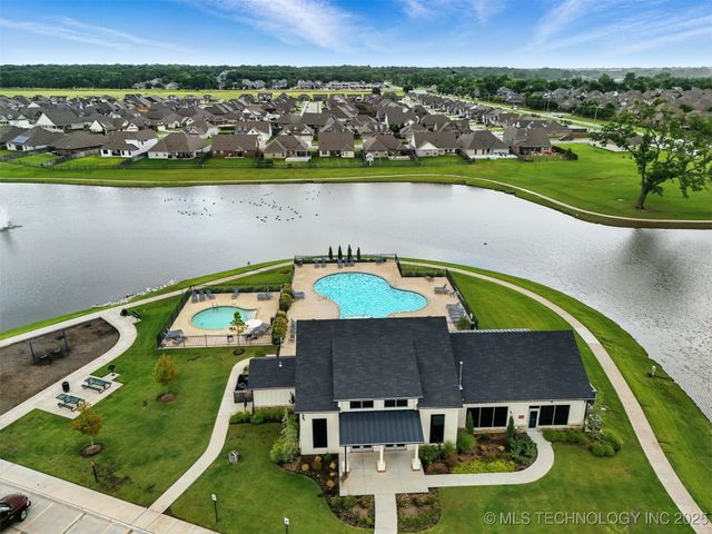 5807 E 128 Street S, Bixby, OK 74008