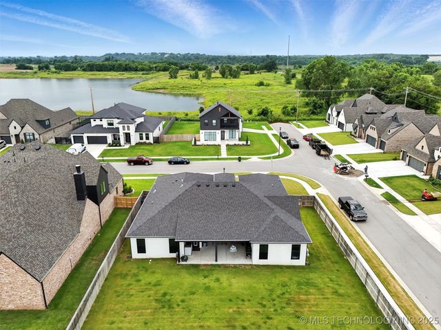 5807 E 128 Street S, Bixby, OK 74008