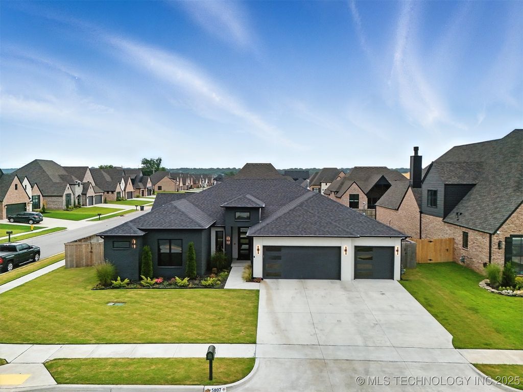 5807 E 128 Street S, Bixby, OK 74008