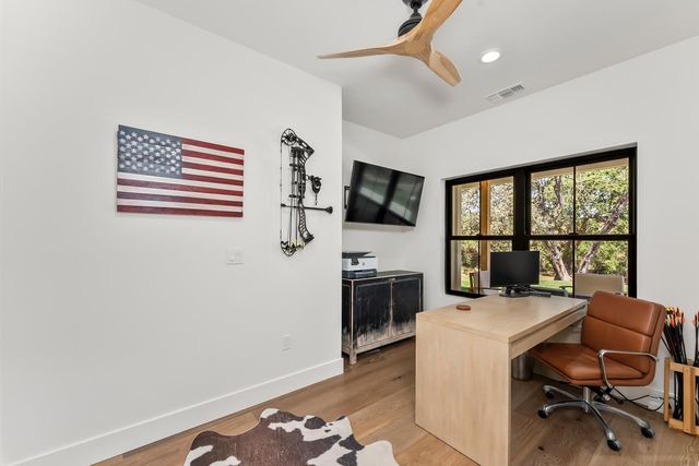 2304 Howard Dr, Rescue, CA 95672