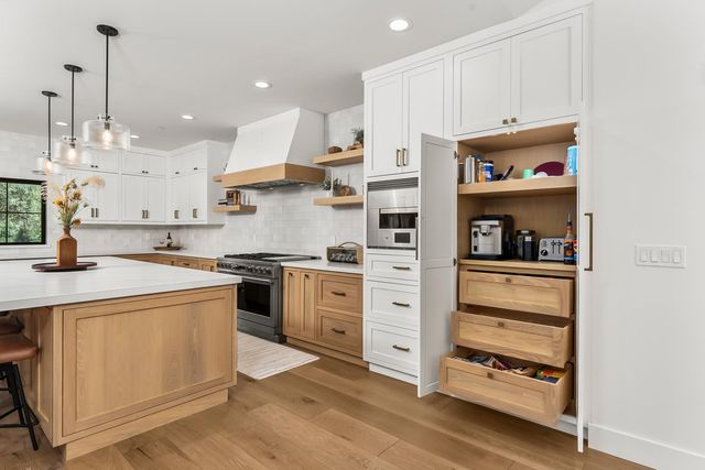 2304 Howard Dr, Rescue, CA 95672