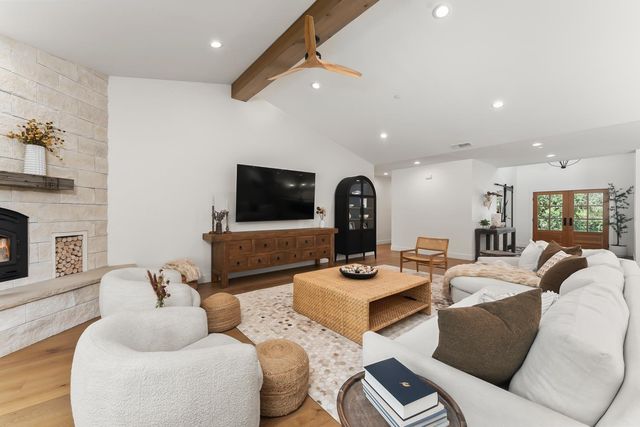 2304 Howard Dr, Rescue, CA 95672