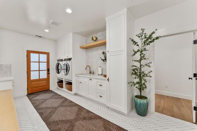 2304 Howard Dr, Rescue, CA 95672