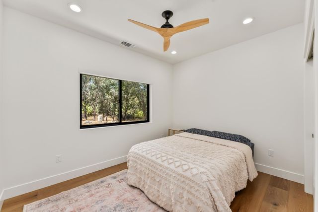 2304 Howard Dr, Rescue, CA 95672