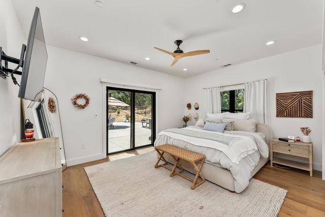 2304 Howard Dr, Rescue, CA 95672