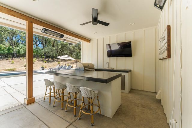 2304 Howard Dr, Rescue, CA 95672