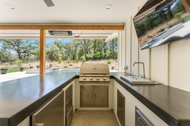 2304 Howard Dr, Rescue, CA 95672