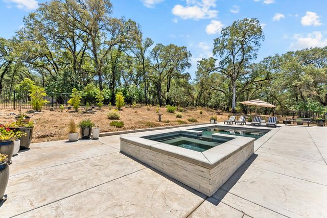 2304 Howard Dr, Rescue, CA 95672
