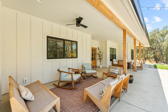 2304 Howard Dr, Rescue, CA 95672