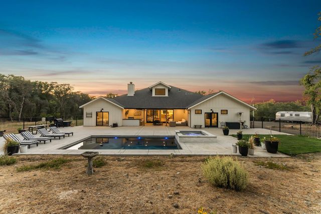 2304 Howard Dr, Rescue, CA 95672