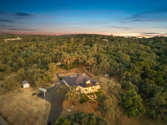 2304 Howard Dr, Rescue, CA 95672