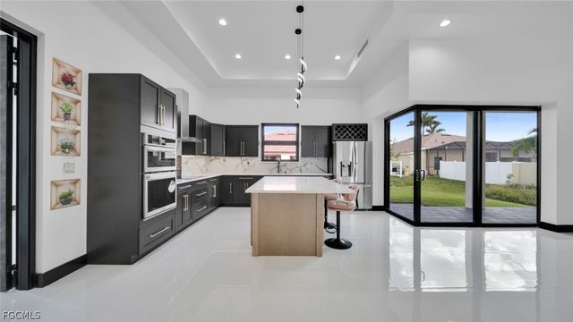 113 SW 37th AVE, Cape Coral, FL 33991