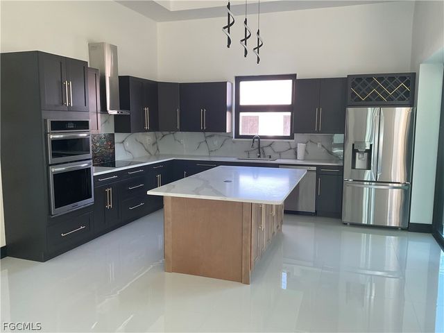 113 SW 37th AVE, Cape Coral, FL 33991