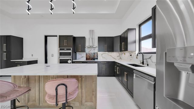 113 SW 37th AVE, Cape Coral, FL 33991