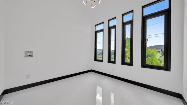 113 SW 37th AVE, Cape Coral, FL 33991