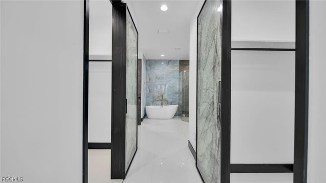 113 SW 37th AVE, Cape Coral, FL 33991