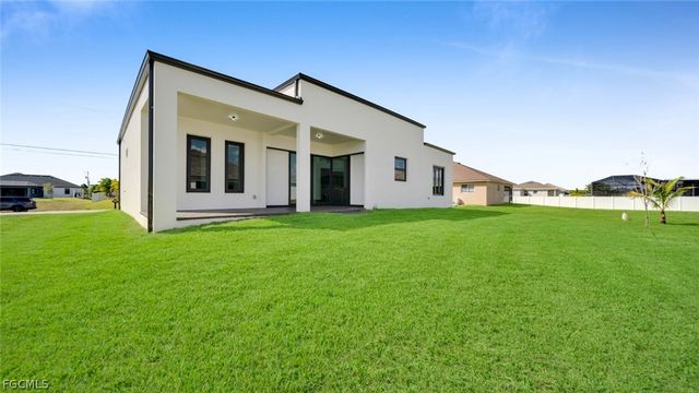 113 SW 37th AVE, Cape Coral, FL 33991