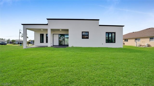 113 SW 37th AVE, Cape Coral, FL 33991
