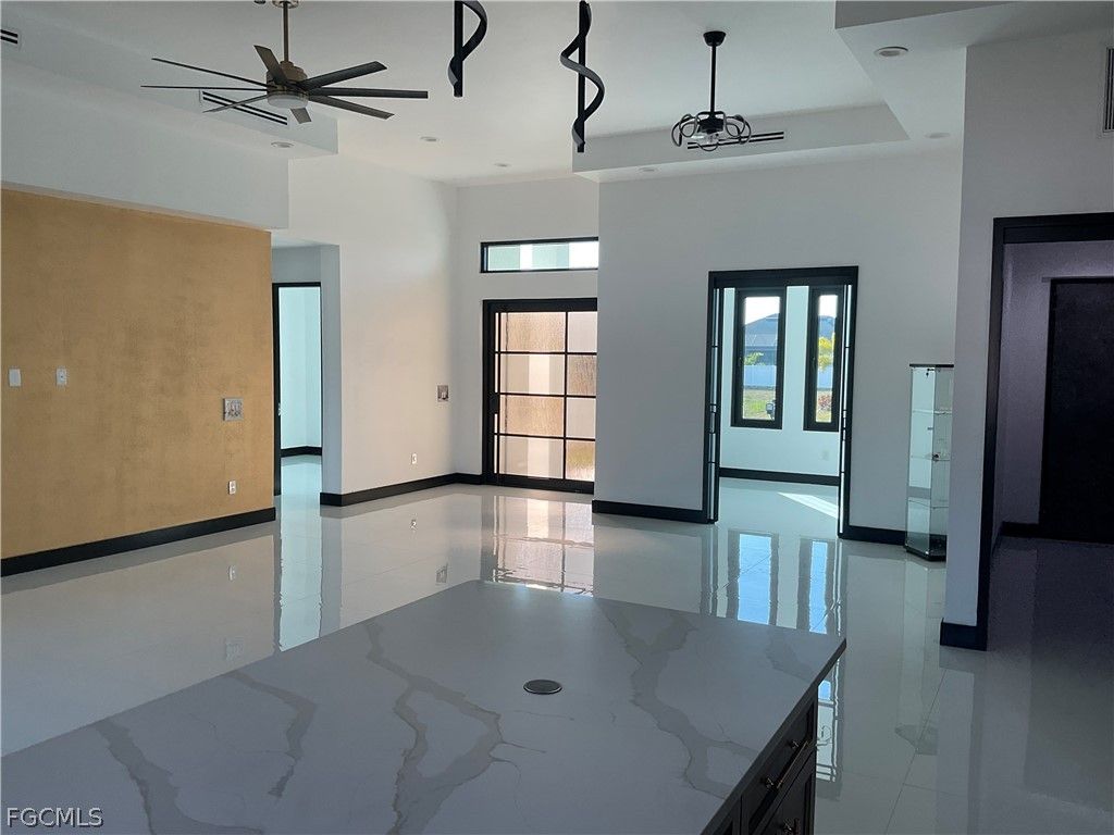 Image 6 of property listing at 113 SW 37th AVE, Cape Coral, FL 33991