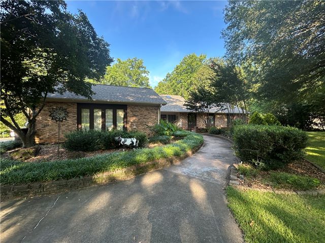 905 Meadow Lane, Anderson, SC 29621