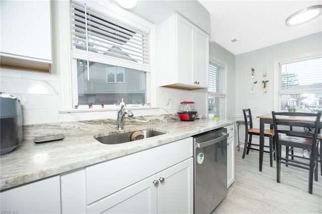2312 Meadows LNDG, Chesapeake, VA 23321