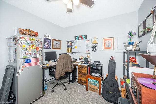 2312 Meadows LNDG, Chesapeake, VA 23321